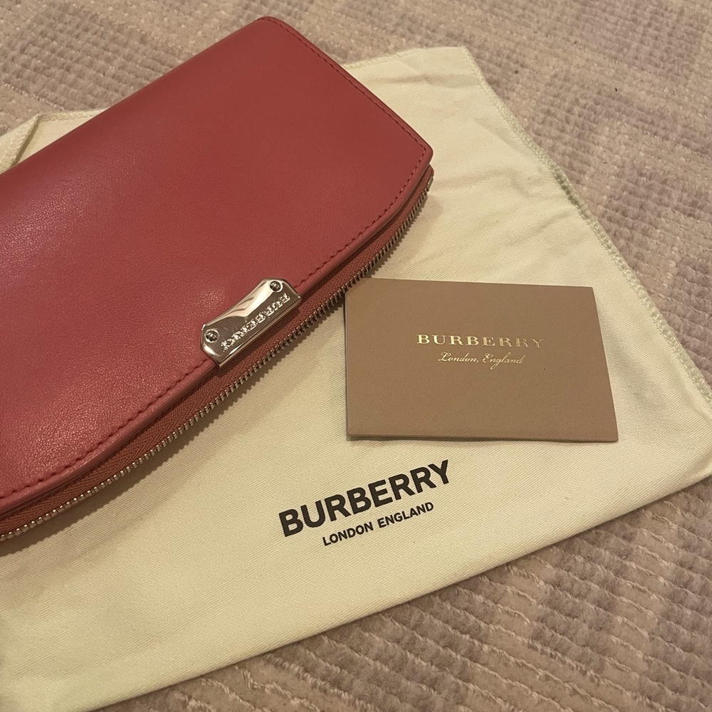 BURBERRY Leather Zip Around Wallet